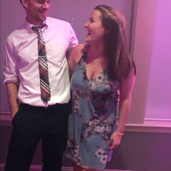 Blue flower dress. So flattering - Picture 1 of 5